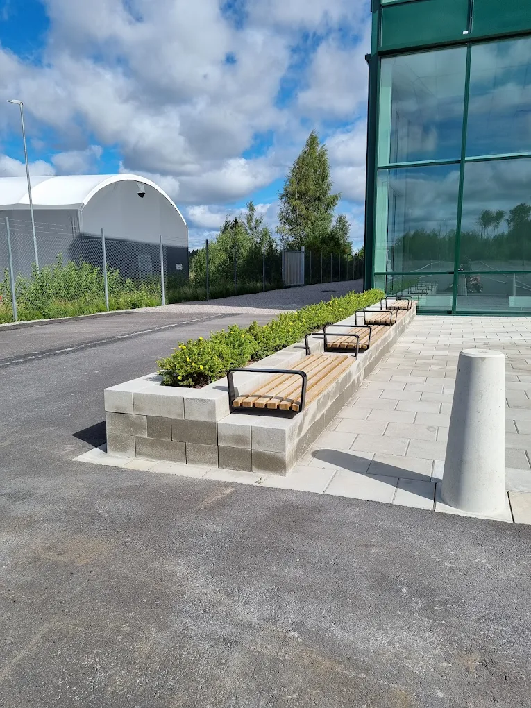 Trädgårdsarbeten i Örebro som binder ihop tomten – utförd av Tallvillage Entreprenad